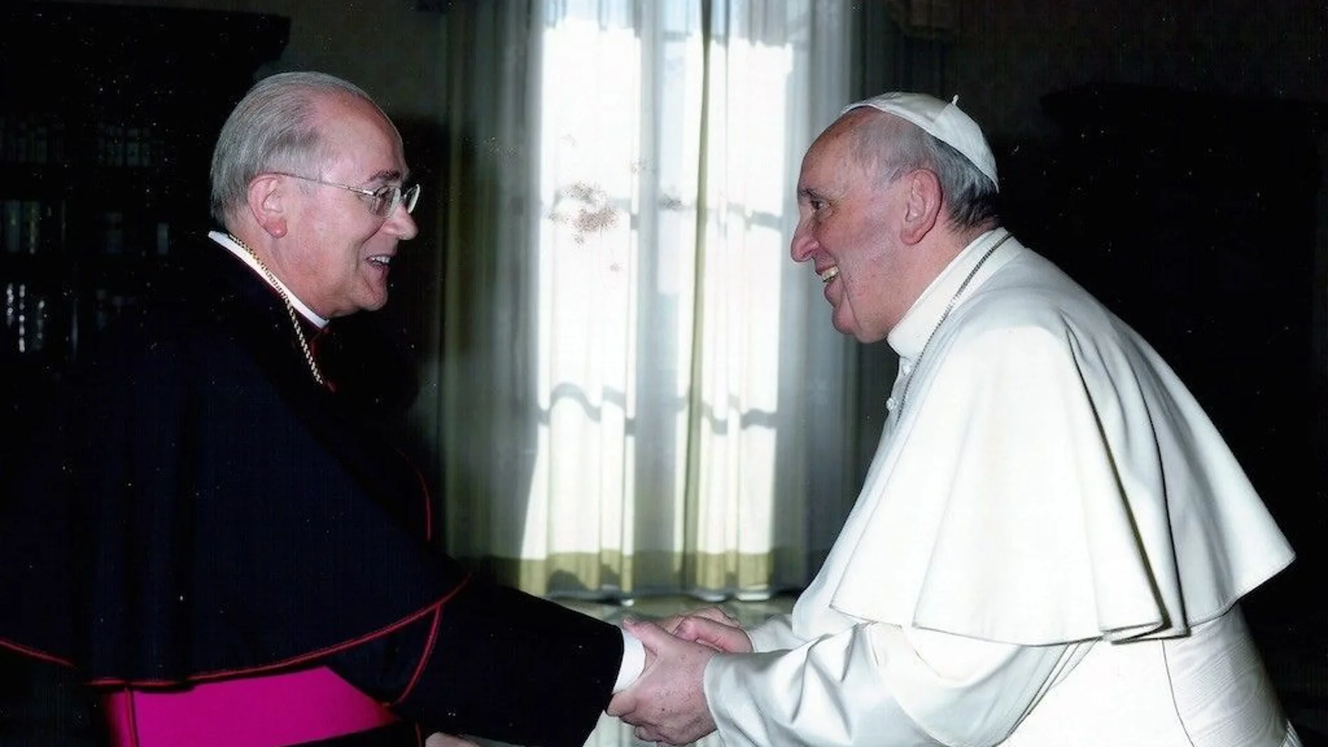 Adolfo González Montes con el Papa Francisco en una imagen de archivo