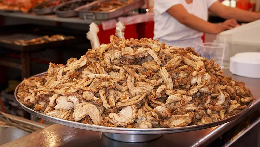 Las gallinejas son un plato tradicional de Madrid que se suele preparar en las fiestas de San Isidro