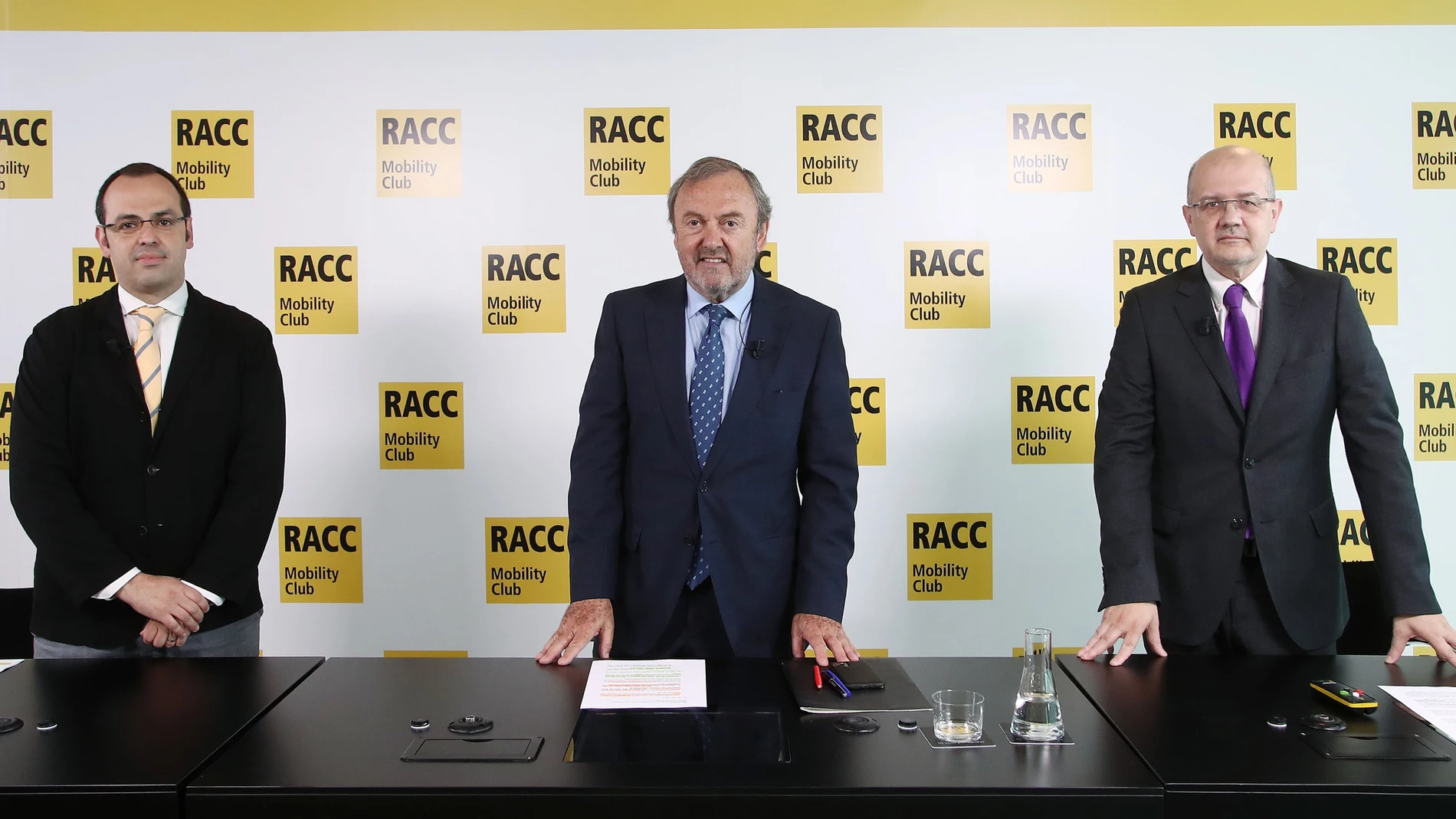 Cristian Bardají, director del Área de Movilidad del Racc, Josep Mateu, presidente, y Joan Sabartés, director de operaciones de Bon Preu