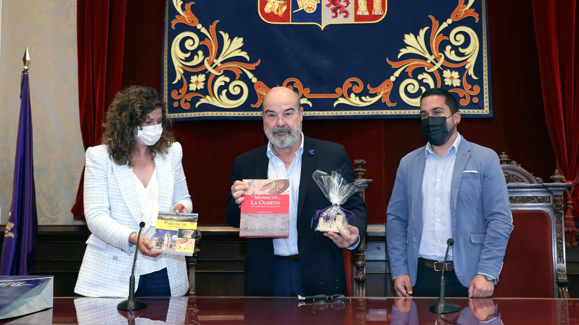 Antonio Resines graba "pequeñas píldoras" para promocionar la provincia de Palencia entre los jóvenes