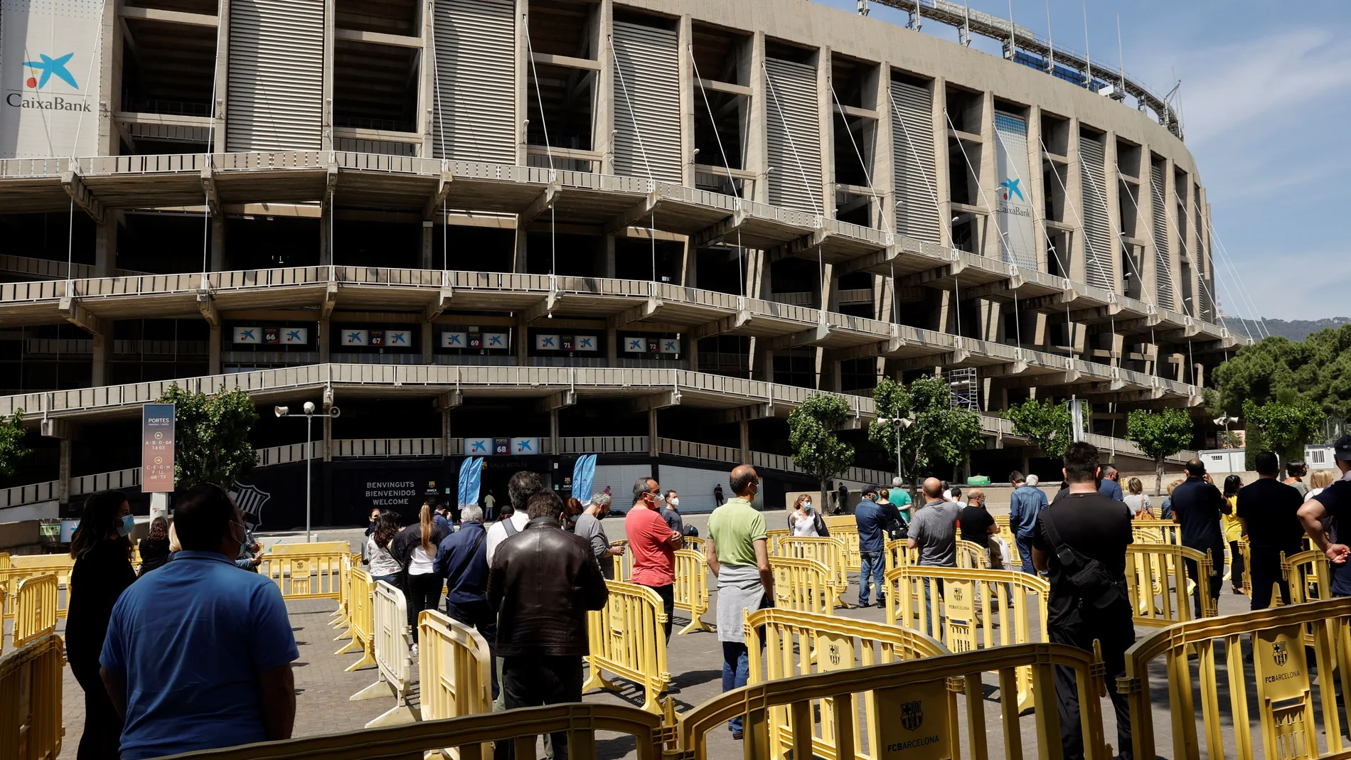 El Departamento de Salud ha abierto un nuevo punto de vacunación masiva contra la pandemia de COVID19 en el Camp Nou de Barcelona,