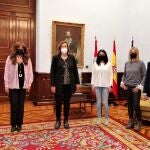 La presidenta de la Diputación de Palencia, Ángeles Armisén, recibe a las representantes de Asociación Cultural Deportiva Tojanco