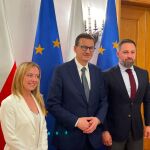 Abascal se reúne con el primer ministro de Polonia