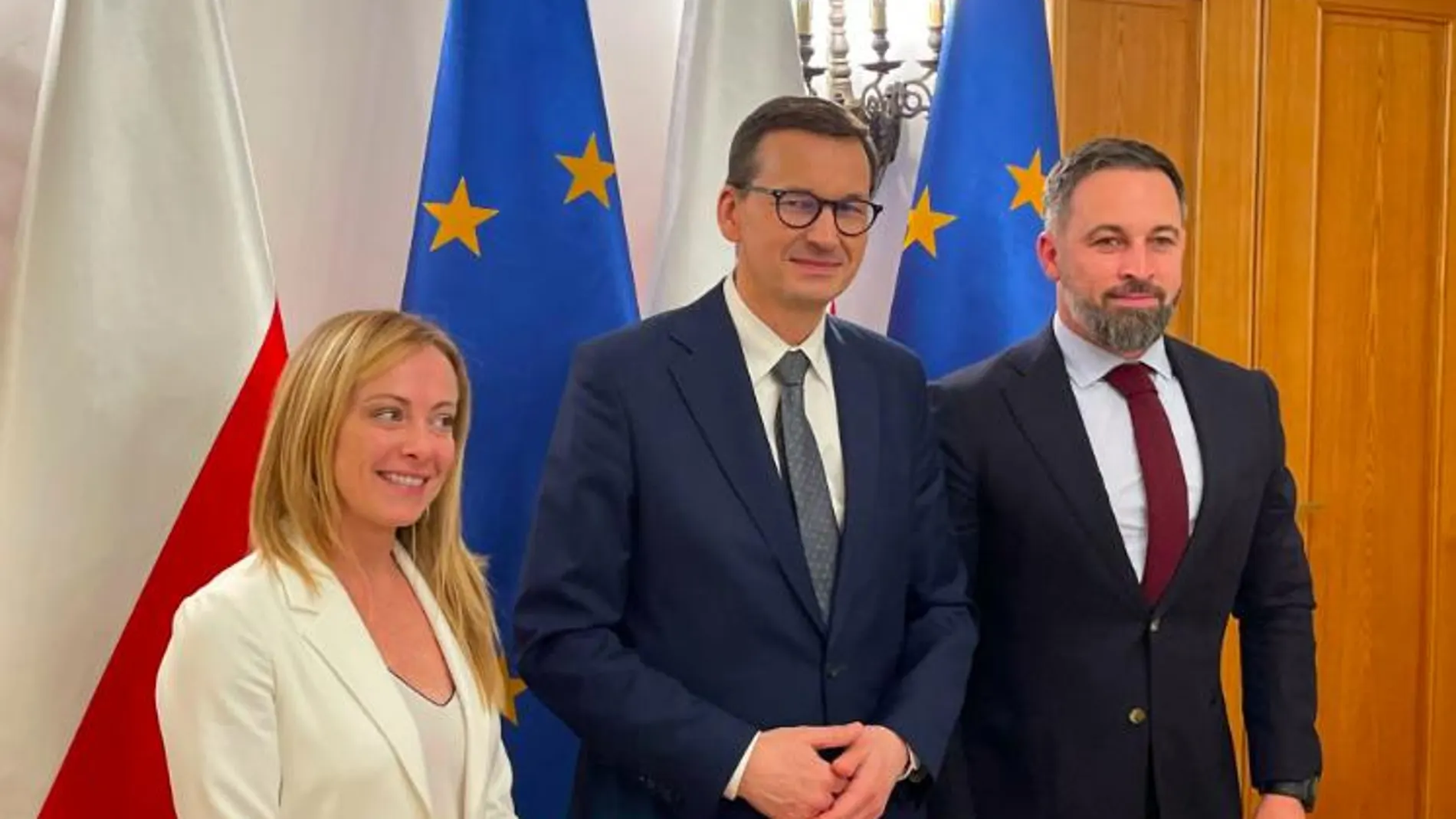 Abascal se reúne con el primer ministro de Polonia