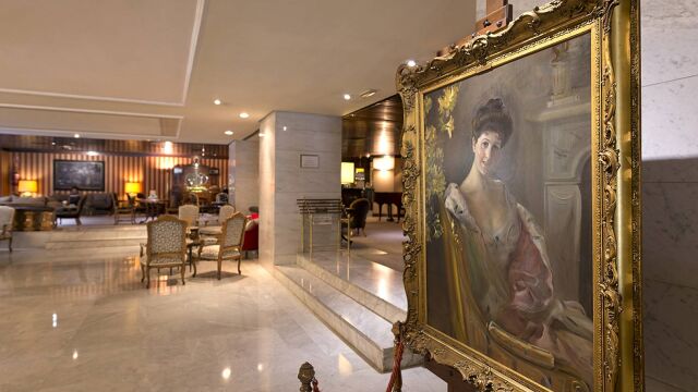 El hotel Miguel Ángel está decorado con obras de arte