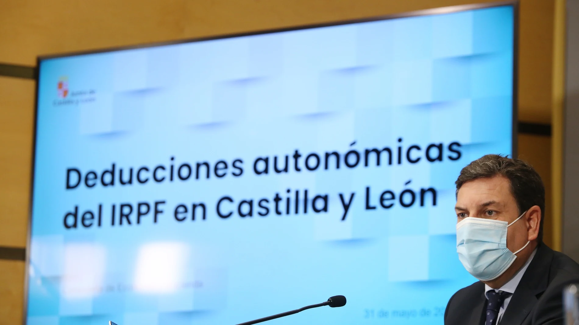 El consejero de Economía y Hacienda, Carlos Fernández Carriedo, presenta las deducciones autonómicas del IRPF en Castilla y León y la campaña de ayuda a la Declaración de la Renta 2020 en el medio rural