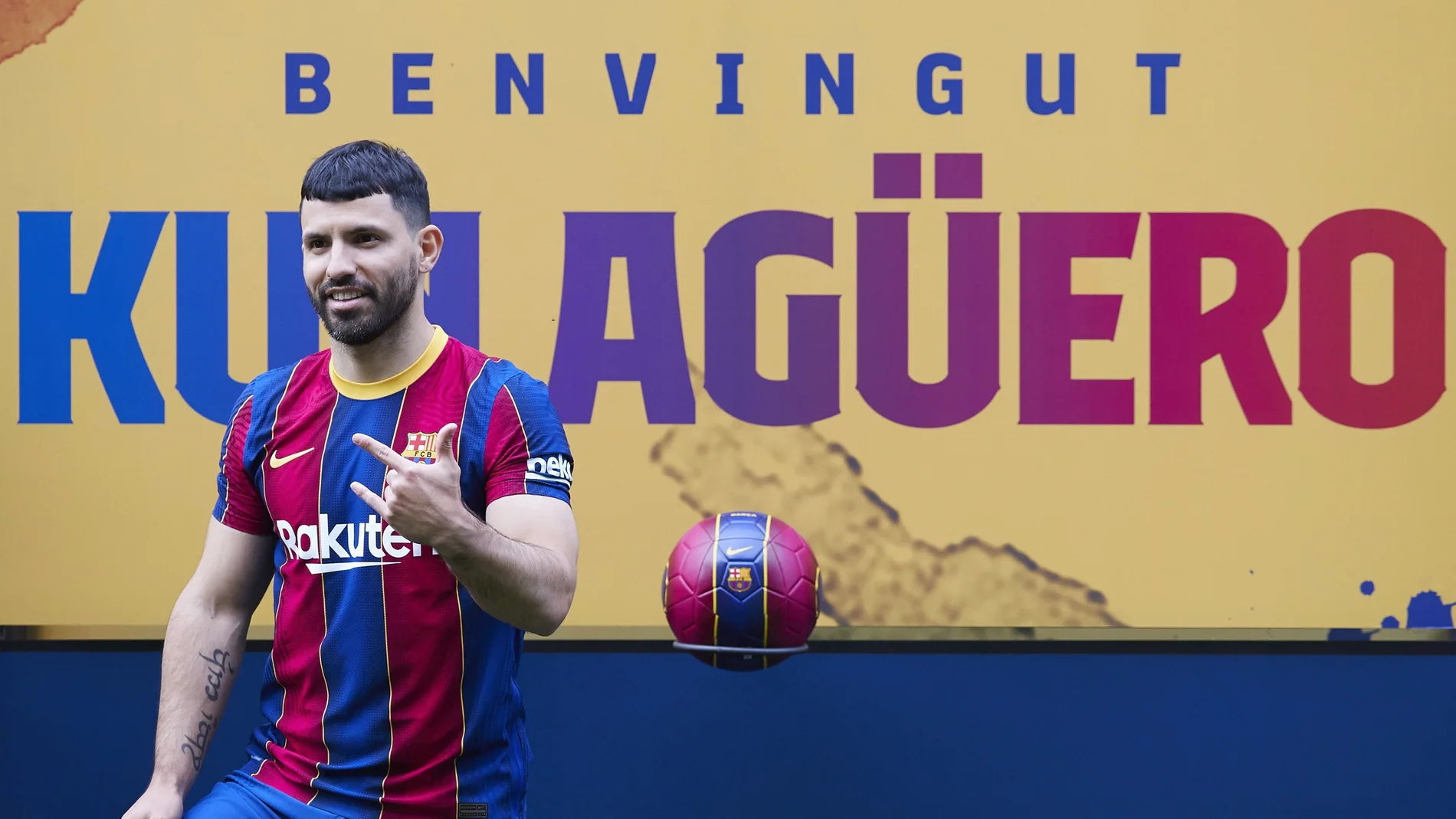 Sergio 'Kun' Agüero, en su presentación como nuevo jugador del Barcelona.