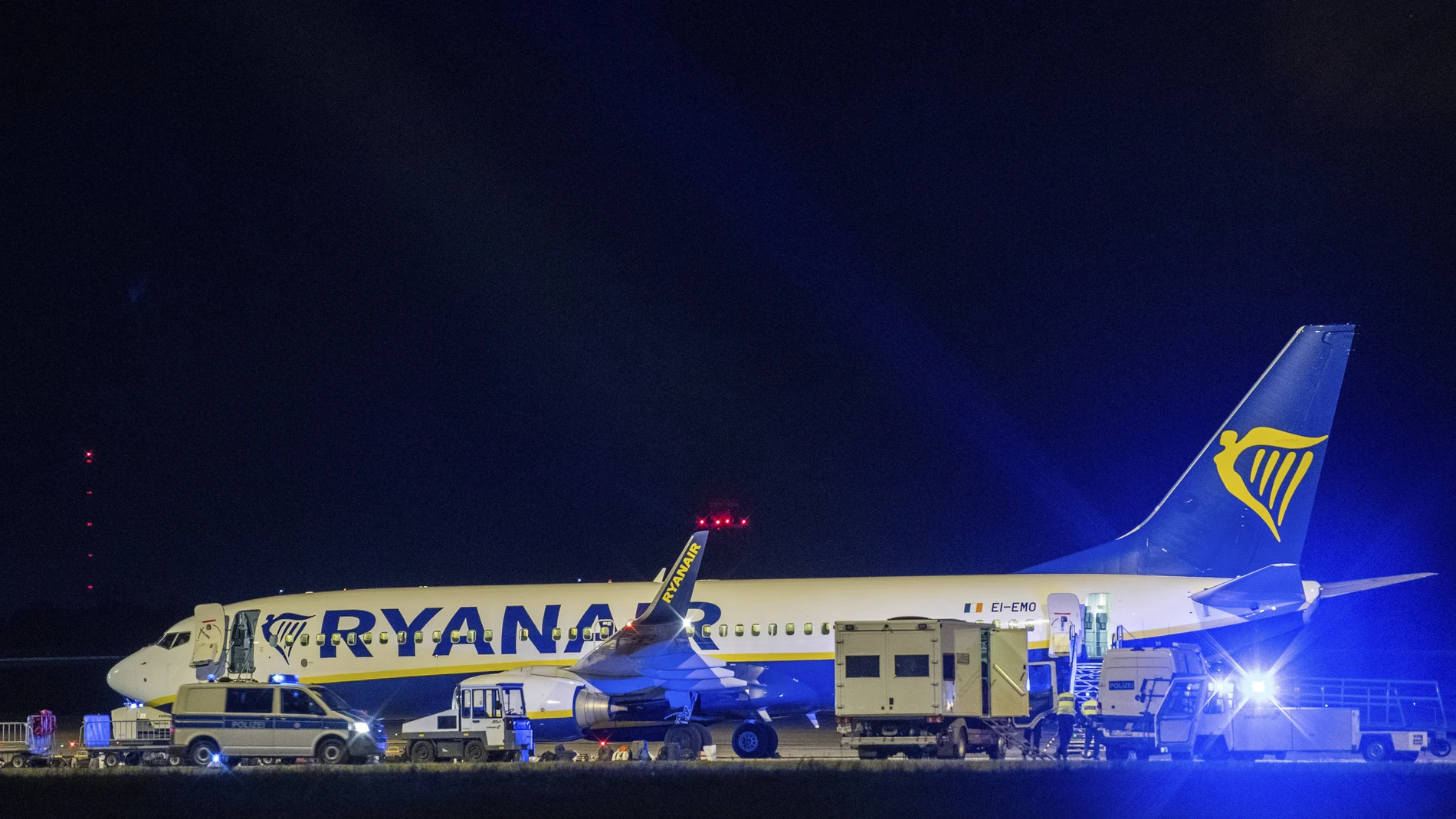 La policía alemana inspecciona el avión de Ryanair con destino a Cracovia