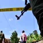 Agentes de policía tras el atentado en Uganda
