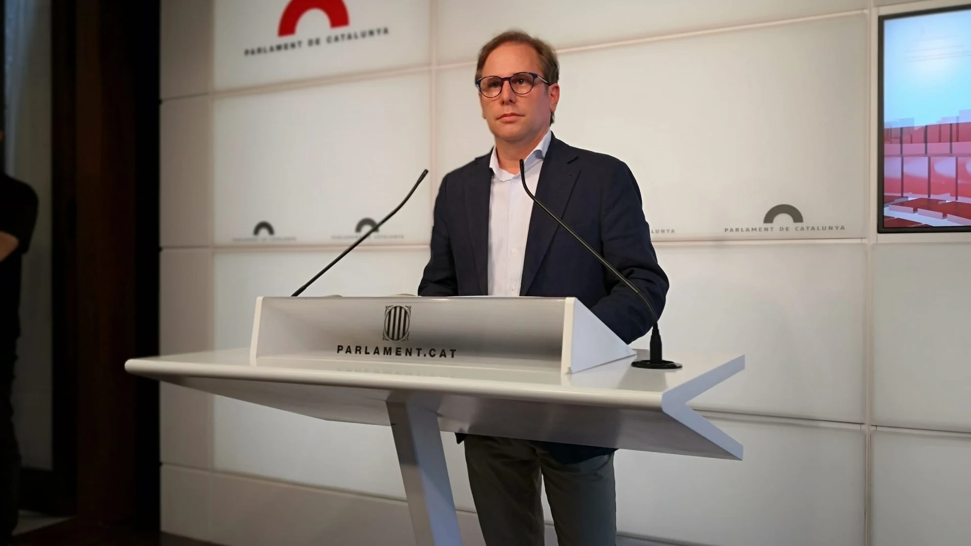 El portavoz de Vox en el Parlament, Joan Garriga, en rueda de prensa en la Cámara catalana el 1 de junio de 2021.EUROPA PRESS01/06/2021