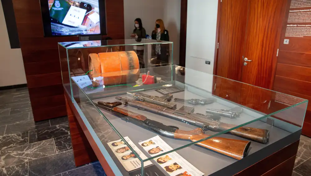 Exposición de armas y explosivos utilizados por ETA