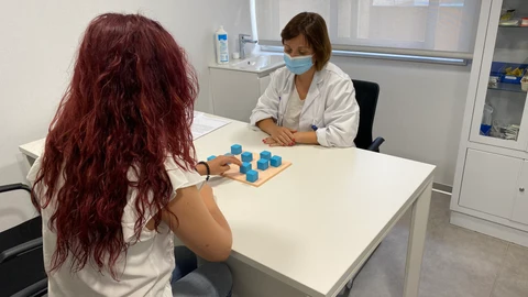Consulta de Neurología de un hospital de Vithas, donde se trata a pacientes de covid persistente con síntomas como la "niebla mental"