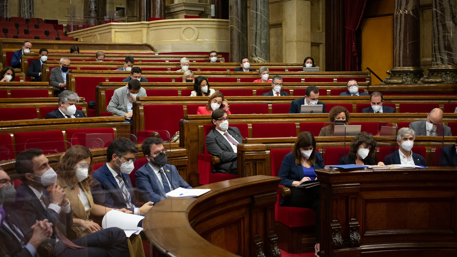 Componentes del nuevo Govern durante la primera sesión de control del nuevo Ejecutivo, a 2 de junio de 2021, en el Parlament de Catalunya, Barcelona, (España). Durante esta sesión, marcada por la presentación de los miembros de su nuevo Govern, han debatido sobre el cambio de numeración de las legislaturas y sobre las comisiones legislativas que habrá en esta legislatura y su composición.02 JUNIO 2021;GOVERN;PARLAMENT;CATALUÑA;NUEVO GOBIERNO;CATALUNYADavid Zorrakino / Europa Press02/06/2021