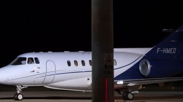 Avión en el que Ghali abandonó España desde el aeropuerto de Pamplona