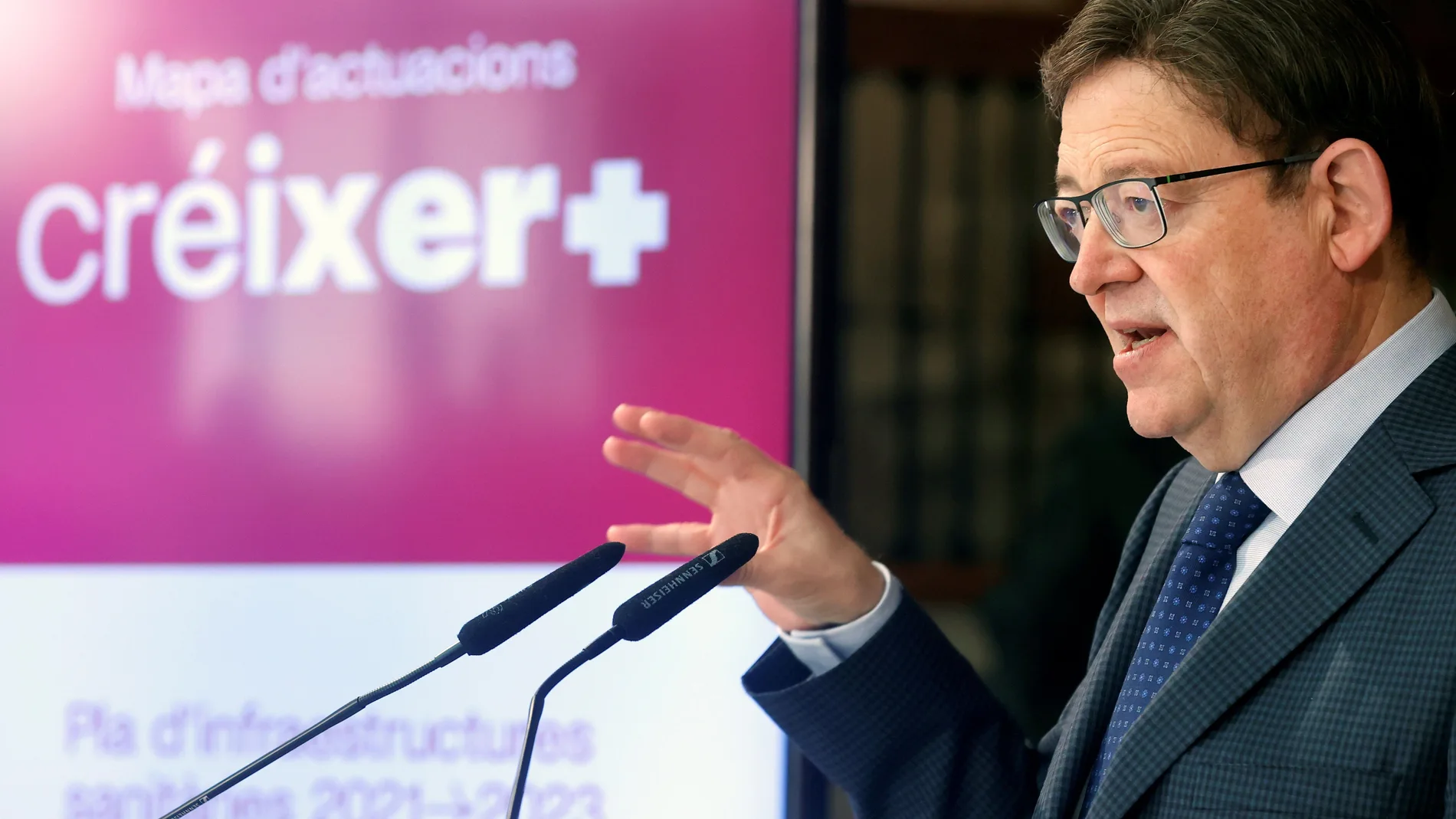 El presidente de la Generalitat, Ximo Puig, presenta el Plan de Infraestructuras Sanitarias 2021-2023. EFE/ Kai Försterling