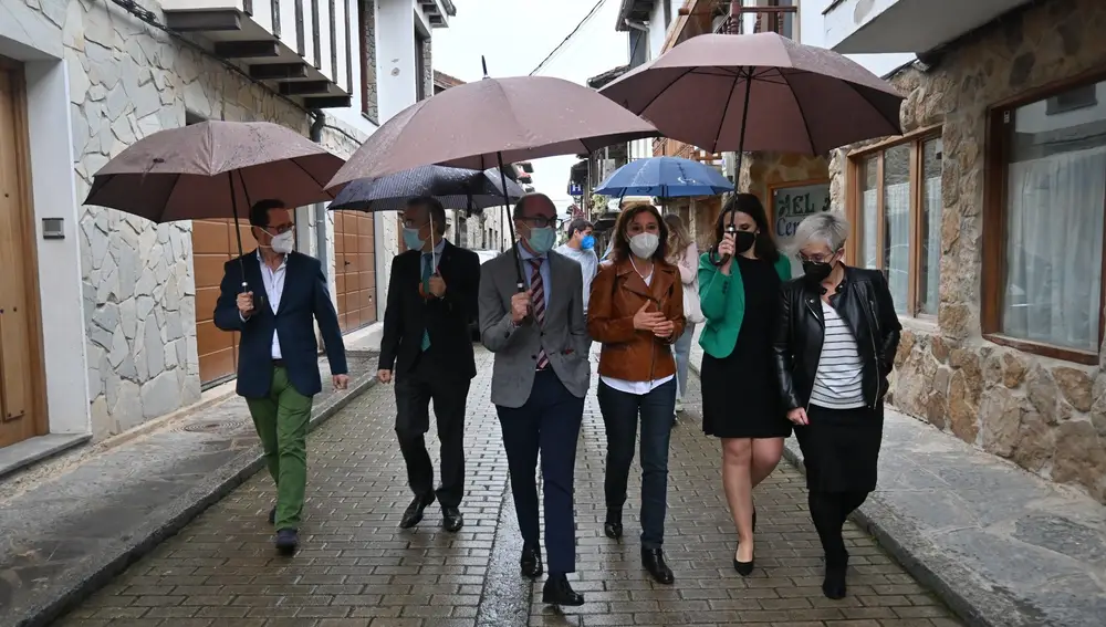 El consejero de Cultura y Turismo, Javier Ortega, visita Villasana de Mena.JCYL03/06/2021