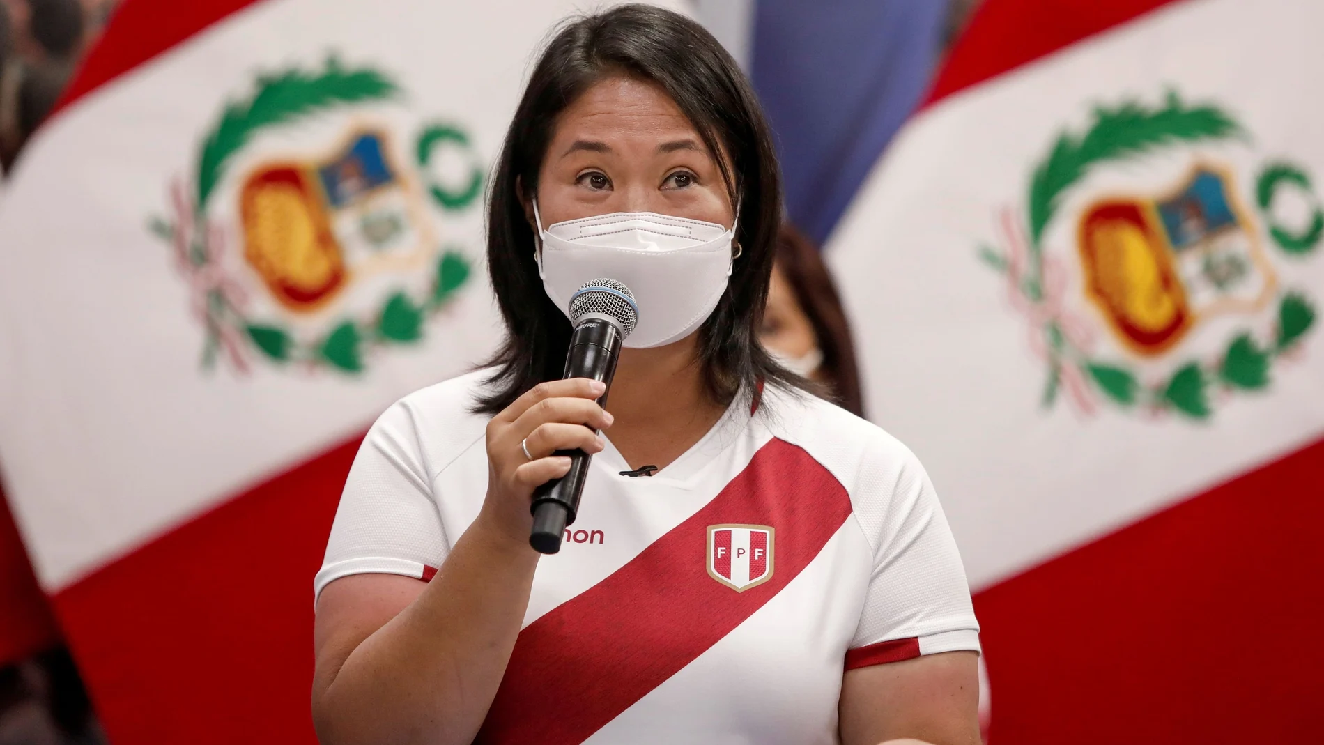 Peru's presidential right-wing candidate Keiko Fujimori, who will face opponent socialist candidate Pedro Castillo in a run-off vote on June 6, addresses the media, in Lima, Peru May 8, 2021. REUTERS/Angela Ponce