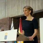 La vicepresidenta tercera y ministra de Trabajo y Economía Social, Yolanda Díaz, durante el acto de firma del nuevo convenio del Plan Integral de Empleo de Canarias