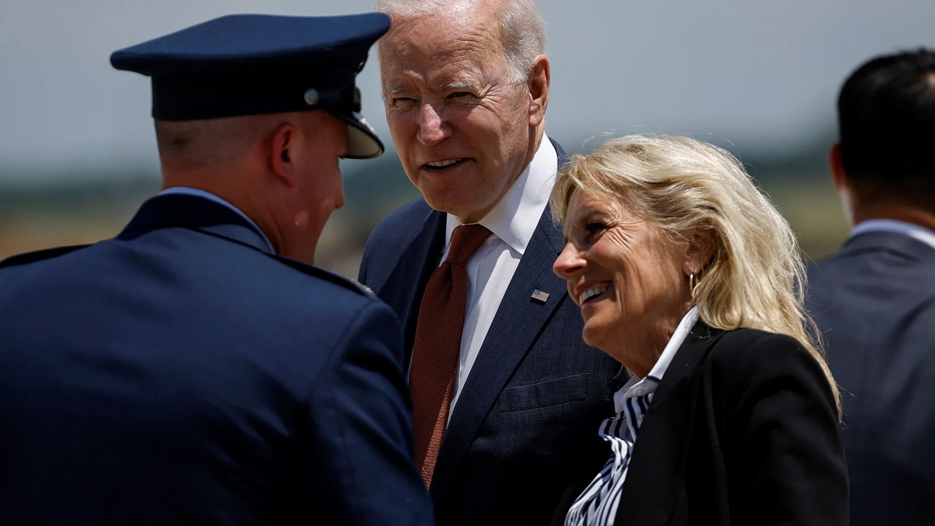 El presidente norteamericano, Joe Biden, y la primera dama, Jill Biden, en la base de Andrews en Maryland