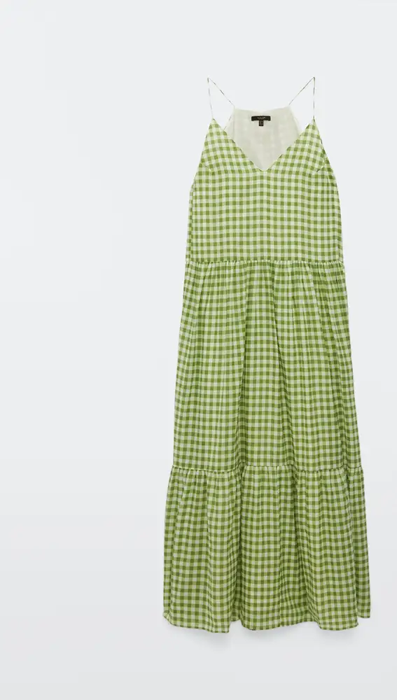 Madres e hijas a coincidir en que estos vestidos de Mango, y Massimo Dutti son una opción perfecta para las noches de verano