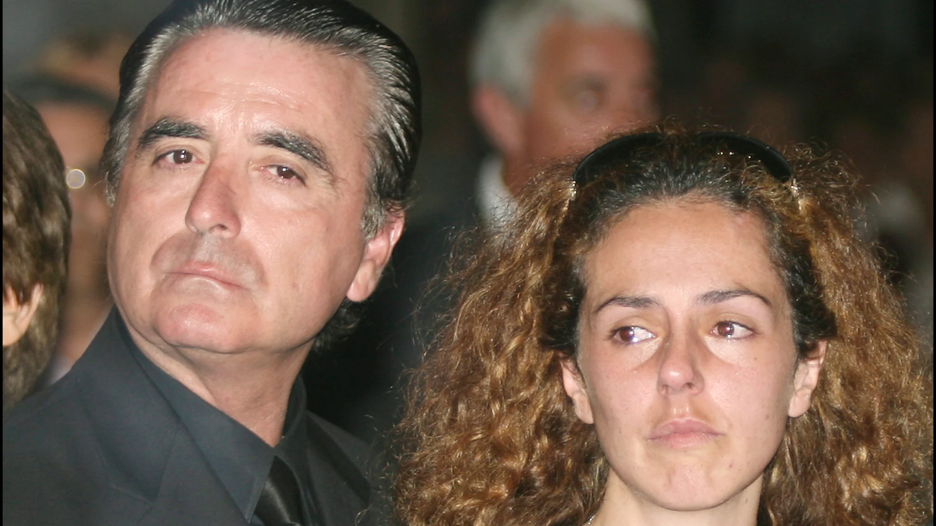 Ortega Cano y Rocío Carrasco en el funeral de Rocío Jurado.