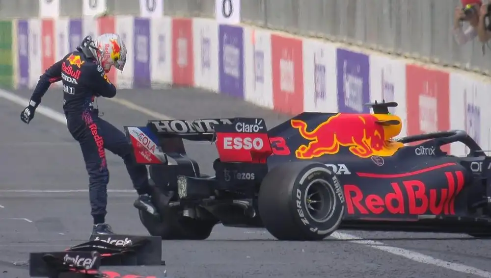Verstappen después del accidente en Baku