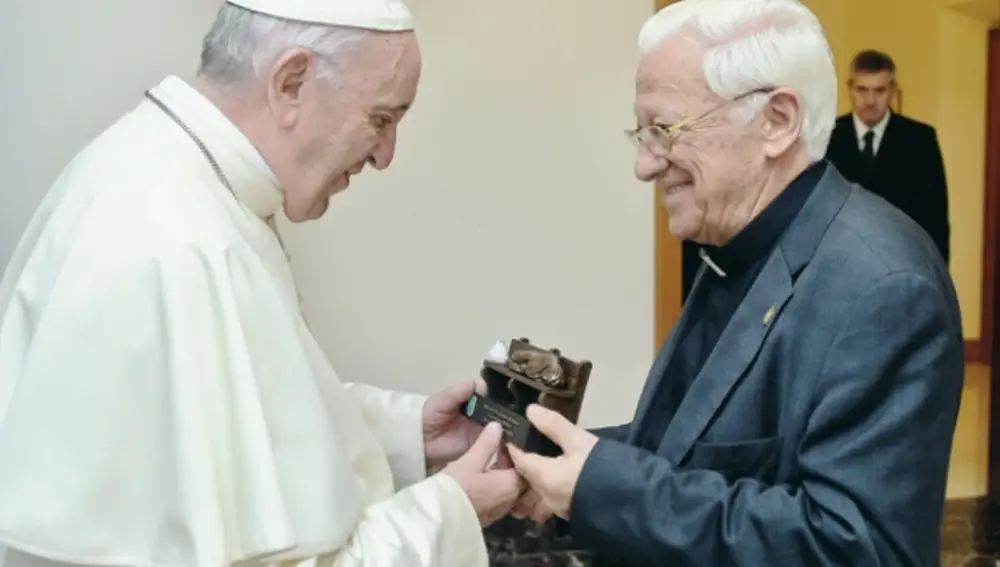El Padre Ángel con el Papa Francisco