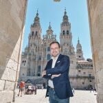 El autor turolense se desplazó hasta la capital gallega para presentar el programa