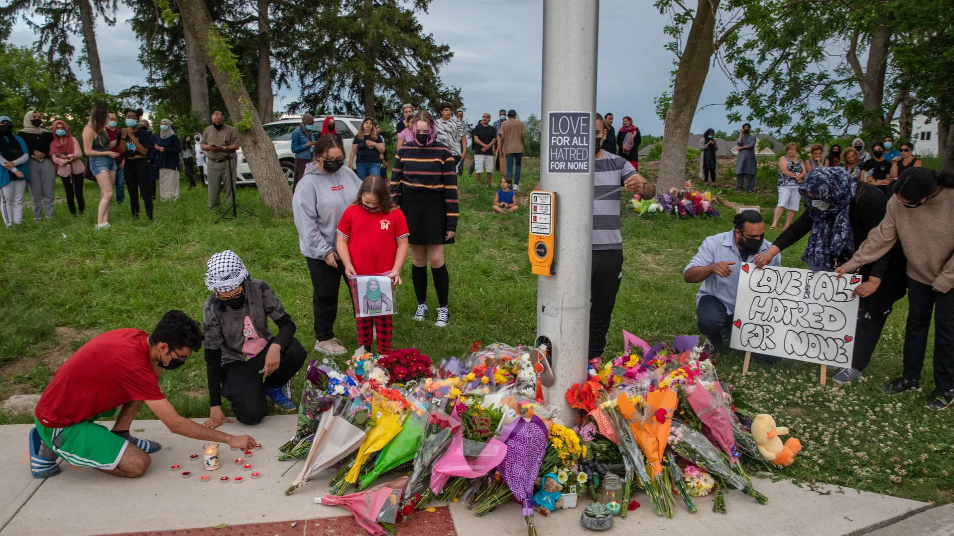 Vecinos de Londres en Canadá rinden un homenaje a los cuatro miembros de una familia musulmana que ha sido mortalmente atropellada