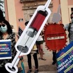 Concentración para reclamar la liberalización de las patentes de las vacunas contra la covid-19, convocada por el Nodo Valenciano de la Iniciativa Europea para Liberar Patentes de Vacunas.