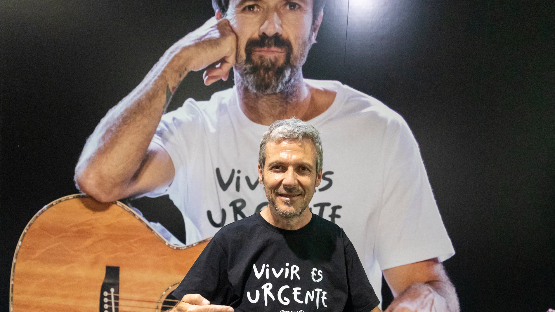 Condimento Audaz Espolvorear Pau Donés te recuerda, con su camiseta, que “Vivir es urgente”