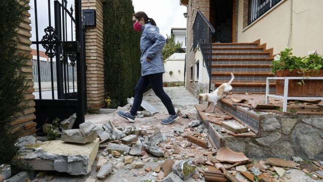 Destrozos causados en una vivienda tras uno de los terremotos que tuvo epicentro en Santa Fe, en Granada