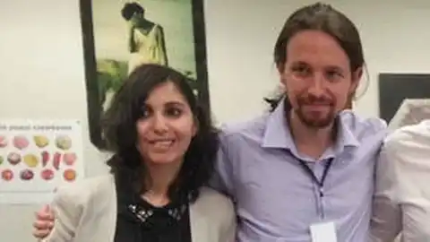 Dina Bousselham y Pablo Iglesias
