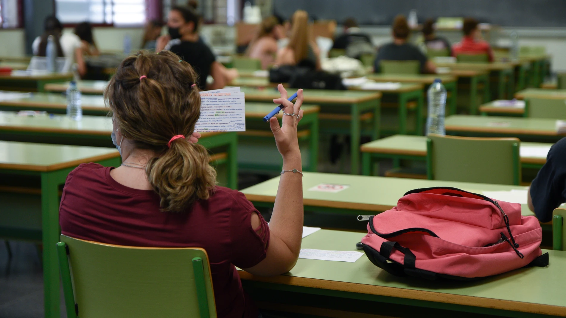 Una estudiante en uno de los exámenes de la selectividad 2021 en la Universidad Politécnica de Valencia