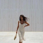 Violeta Mangriñán y el vestido de crochet de Zara.