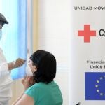 Una de las unidades móviles de cribado de Cruz Roja con financiación europea