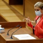 La portavoz del grupo parlamentario popular, Eva Ortiz, durante la sesión de control de Les Corts al president de la Generalitat, Ximo Puig