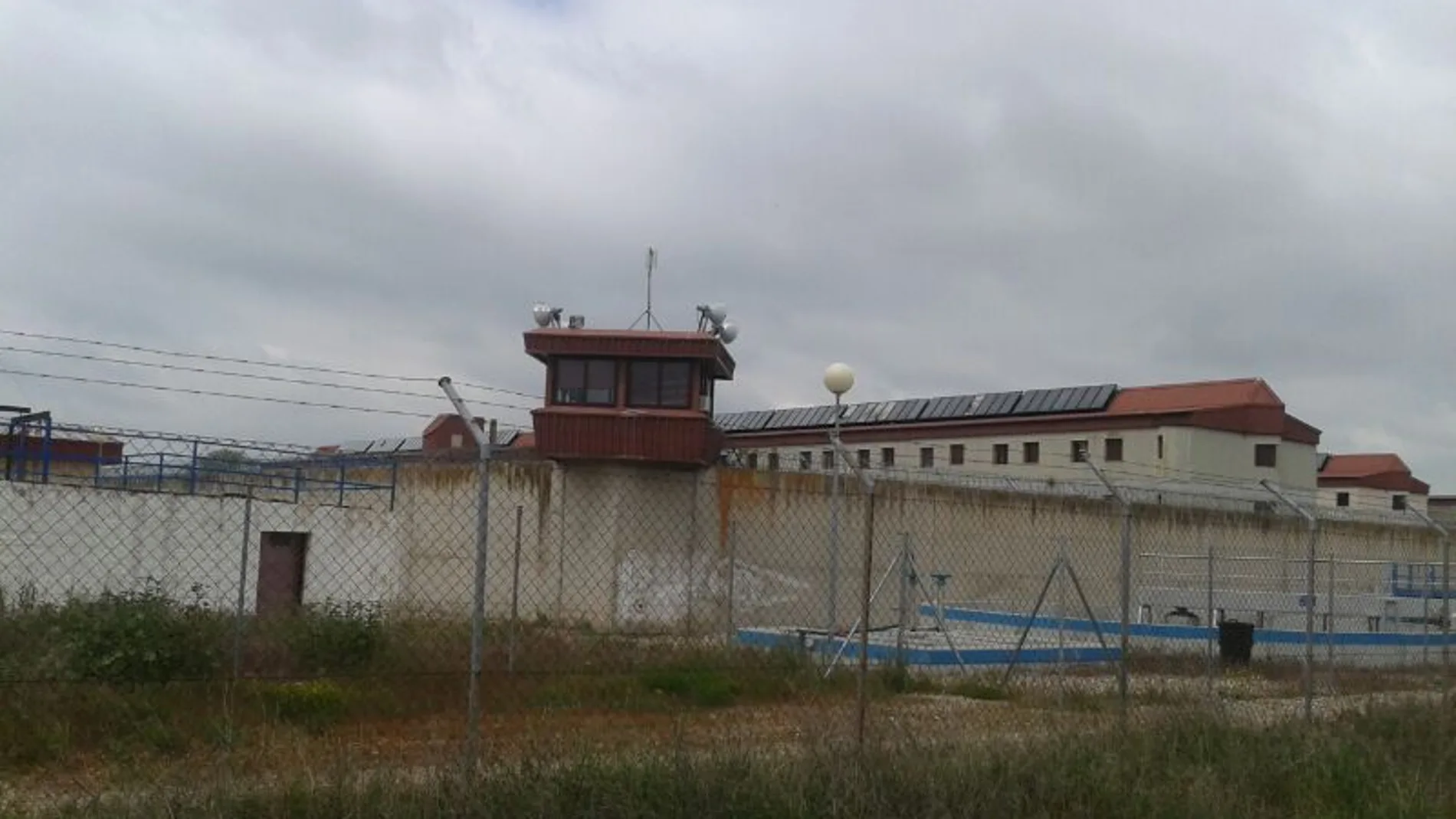 Exterior de la cárcel vallisoletana de Villanubla