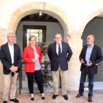 El secretario general de la Fundación Duques de Soria (FDS), José María Rodríguez-Ponga, junto con los responsables del Centro Internacional Antonio Machado (CIAM) José María García, José Ángel González Sáinz y Graziella Fantini, durante la presentación