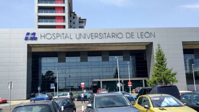 Hospital Universitario de León, donde fue ingresada la mujer agredida
