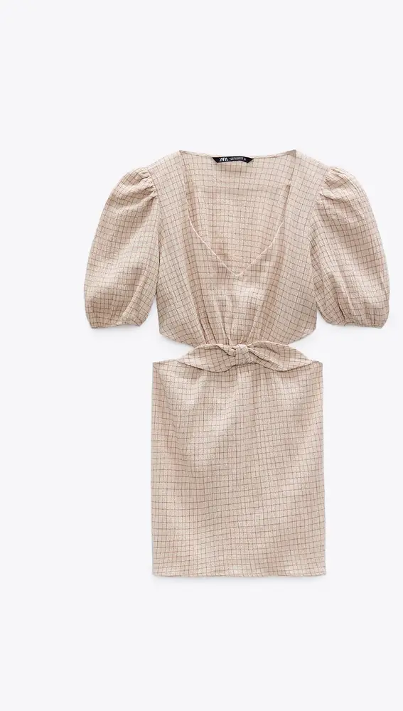Vestido lino con detalle cut out de Zara