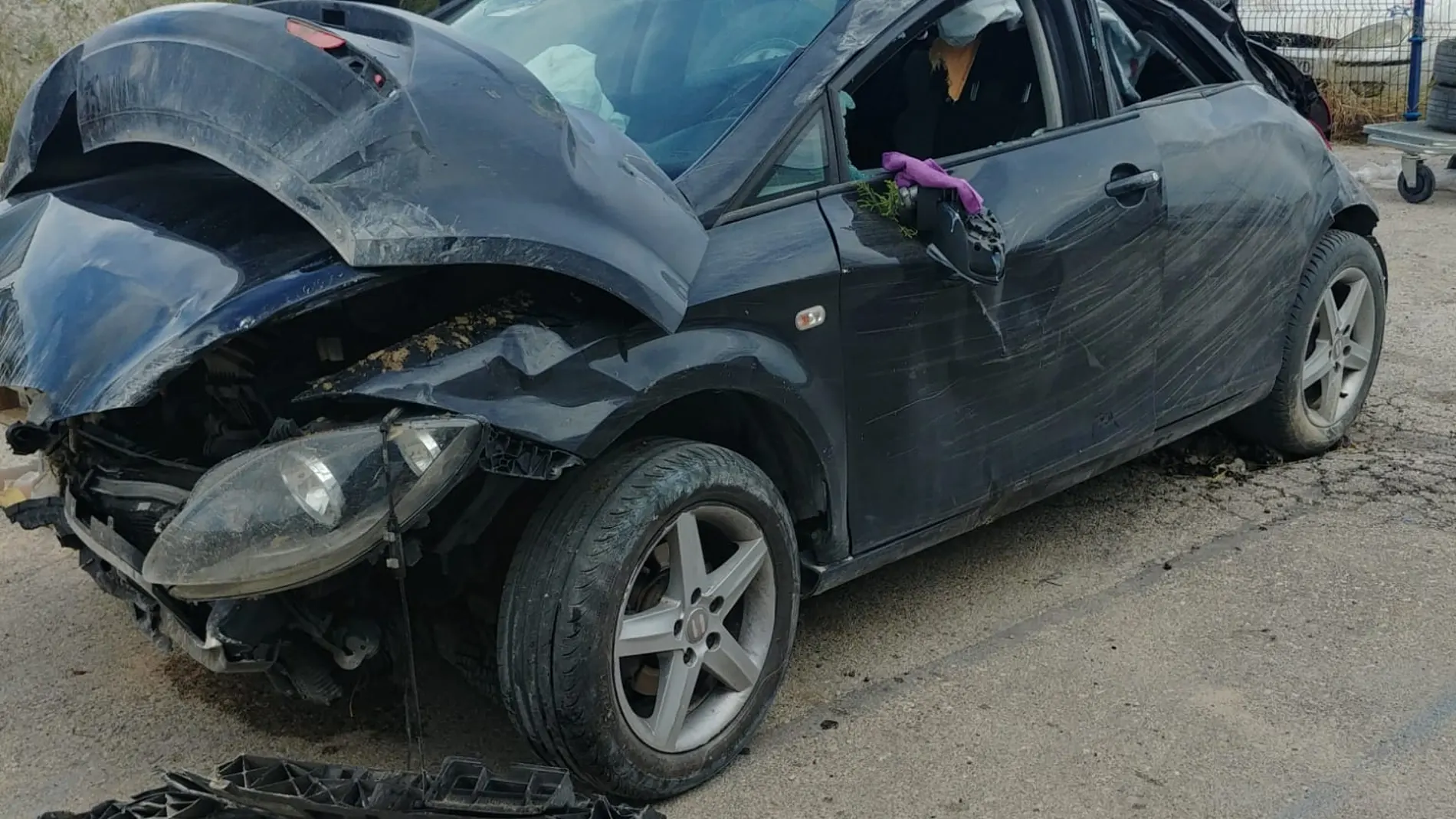 Servicios de emergencia atienden accidente de tráfico con heridos ocurrido en Fortuna sufrido al perder el control un turismo, y posterior vuelco