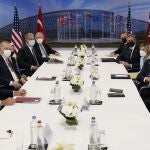 El presidente de Estados Unidos, Joe Biden, y el presidente de Turquía, Recep Tayyip Erdogan, durante una reunión bilateral en la OTAN. AP