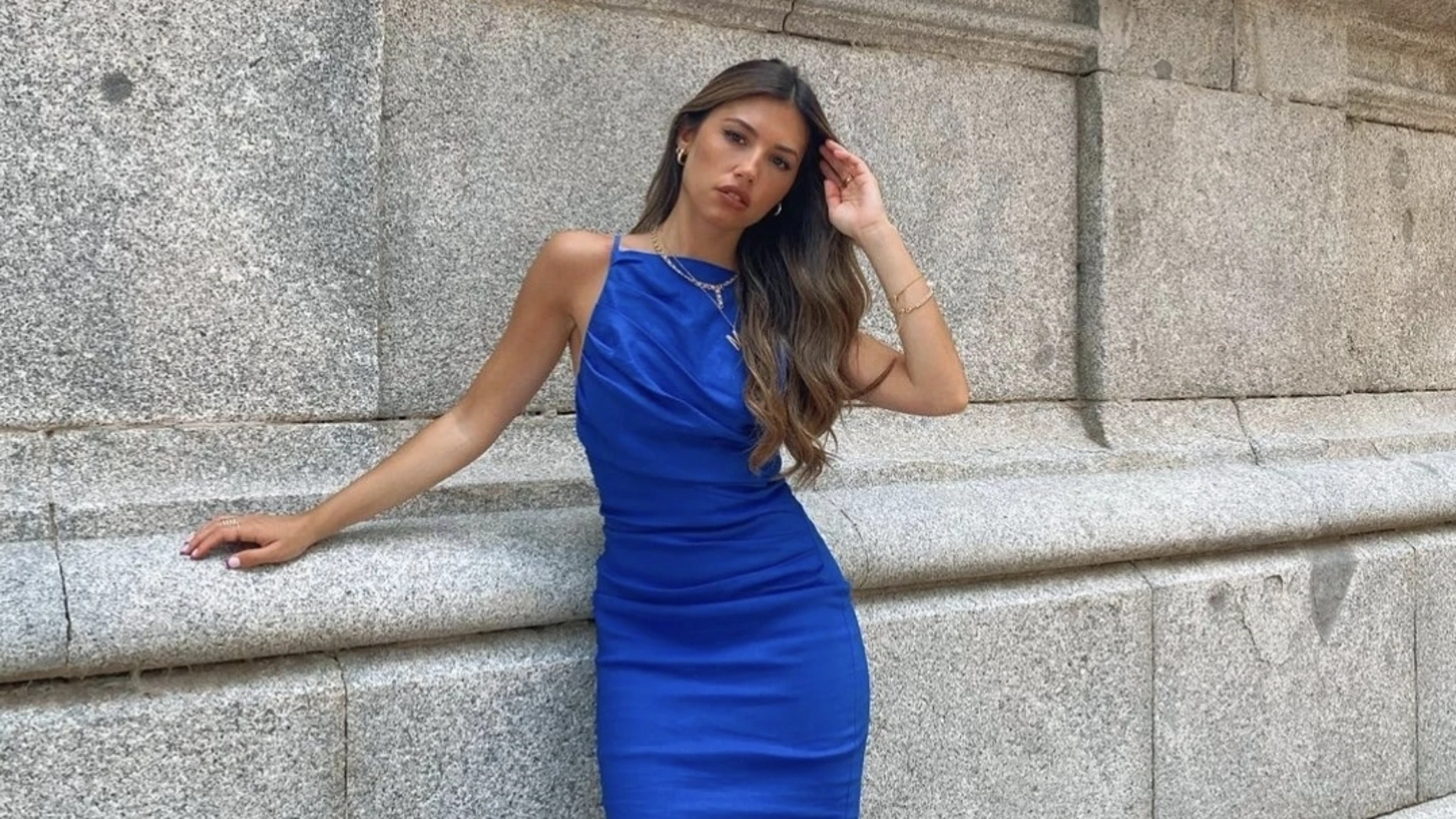 María Segarra con vestido de estilo lencero/ Instagram @mariasegarr