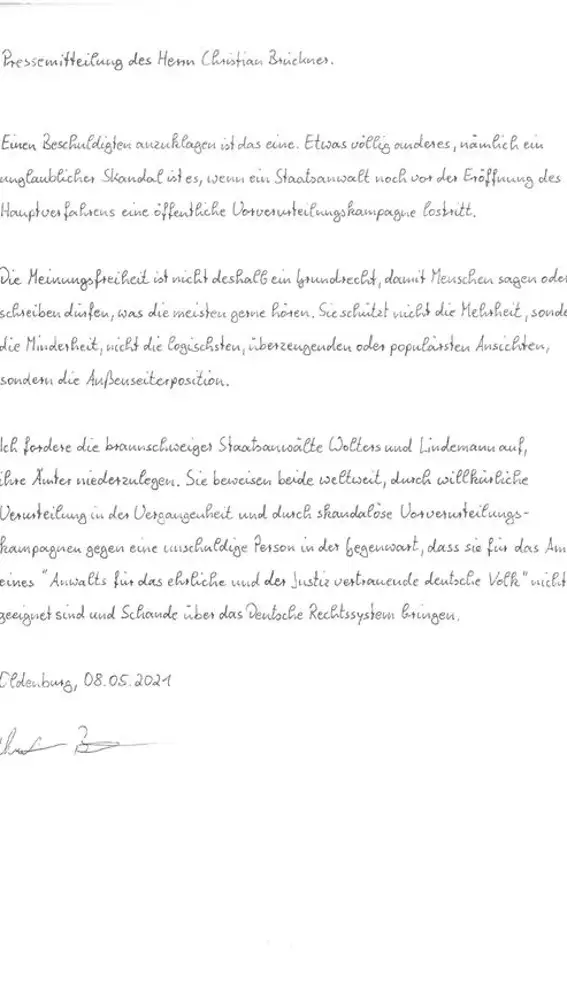 Carta manuscrita de Christian Brueckner, en la que pide la dimisión de los fiscales por haber orquestado una campaña contra él sin tener pruebas