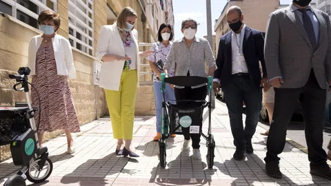 La consejera de Familia e Igualdad de Oportunidades, Isabel Blanco, conoce el desarrollo de diversos prototipos para implantar el sistema de atención a la dependencia 5.0 en Castilla y León