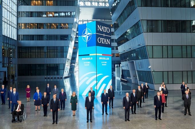 Foto de familia de la cumbre de líderes de la OTAN que se celebra en Bruselas