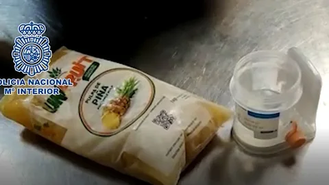 Imagen de la Policía interviniendo la carga de pulpa de piña