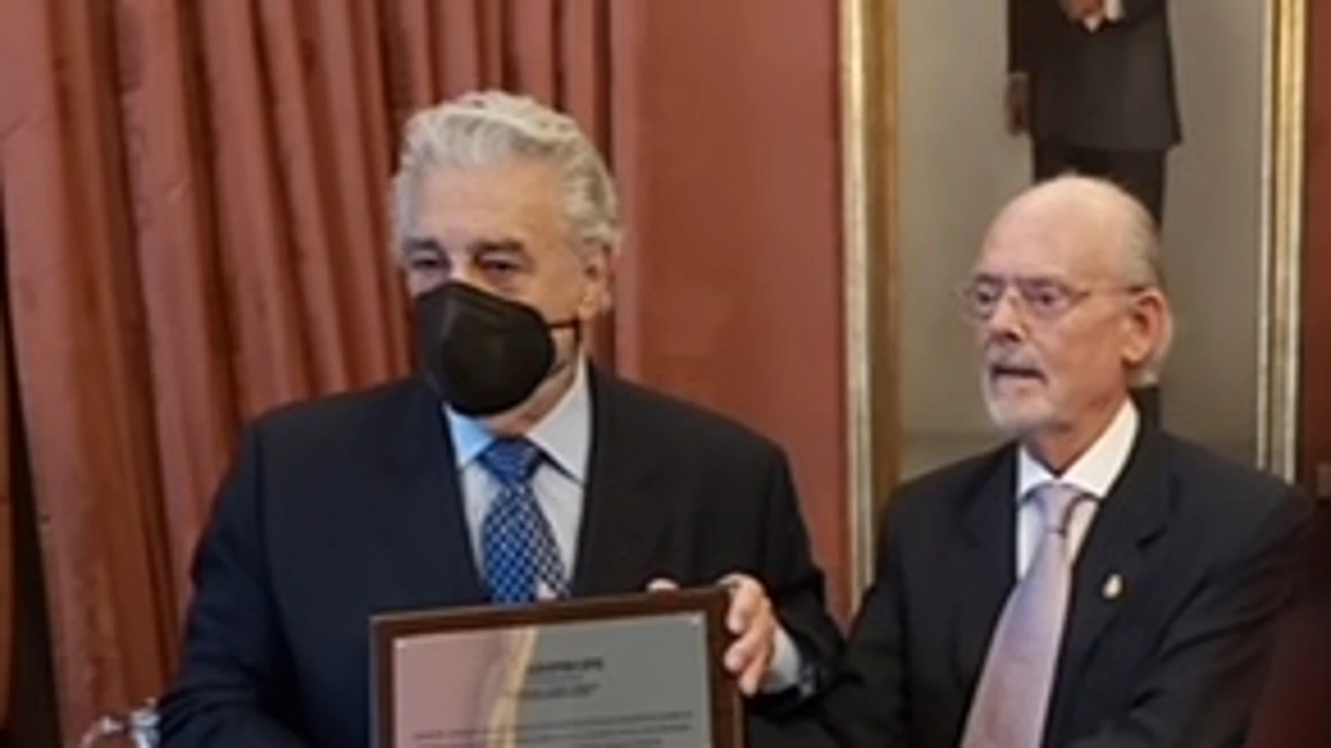 Plácido Domingo recibe el título de "Embajador Honorario"