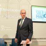 El presidente de la Diputación de Salamanca, Javier Iglesias, durante la presentación de la última edición de Salamaq